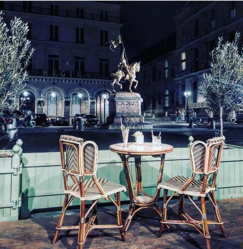 LE CAFE CARROUSEL
